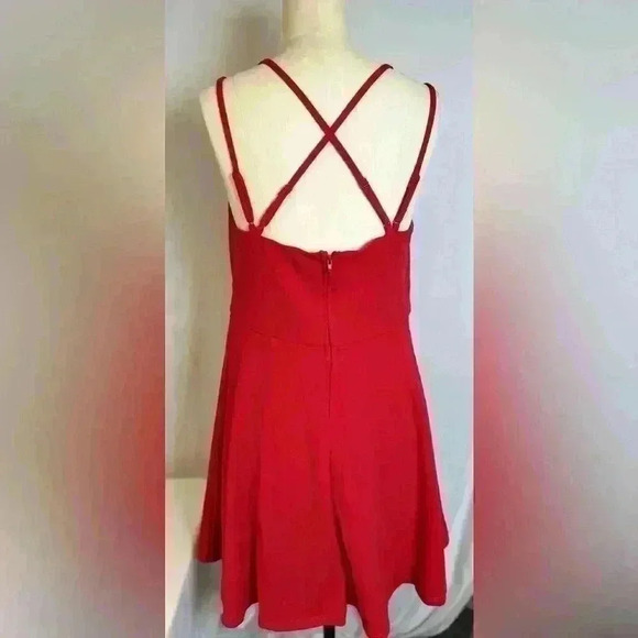 NWT - Jenni Strappy Cross Over Mini Dress -Red - Size Large - Picture 4 of 8